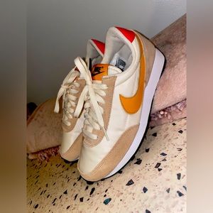 Women’s Nike DayBreak sneakers - worn once